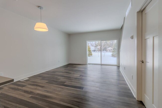 Photo - 1502 Simsbury St Unit 1502 Simsbury #7