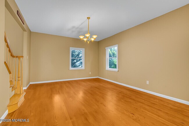 Photo - 220 Whalepond Rd