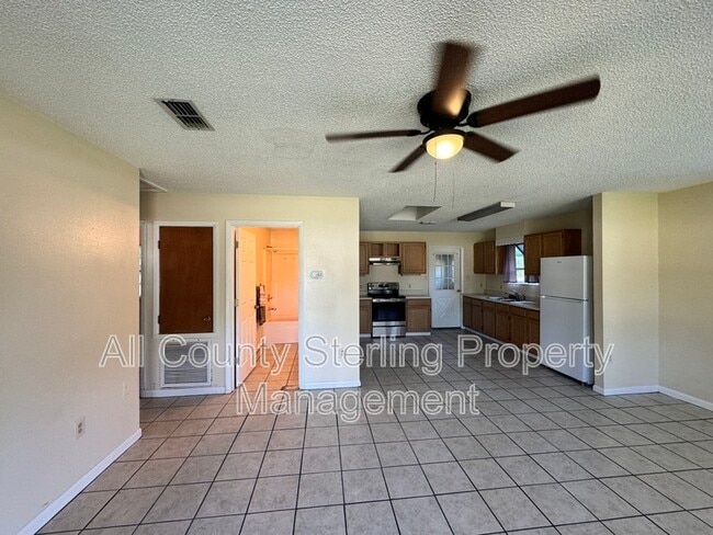 Photo - 159 SW Elizabeth Ct
