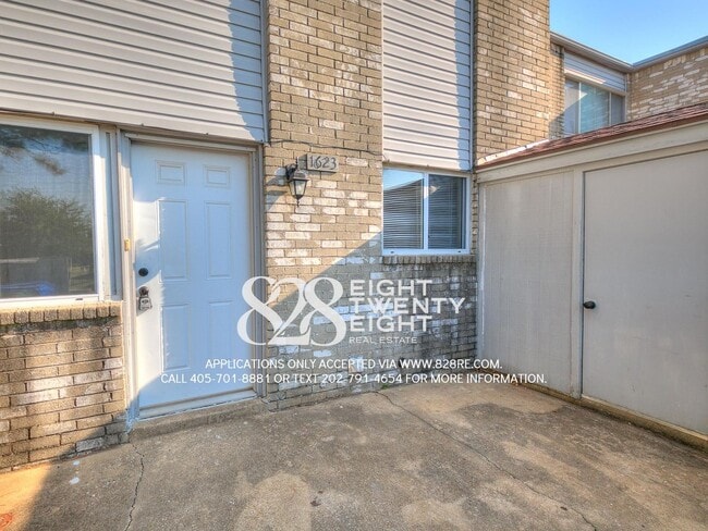 Photo - *AVAILABLE NOW!* Spacious 3 Bed/2.5 Bath Condo in East Norman!