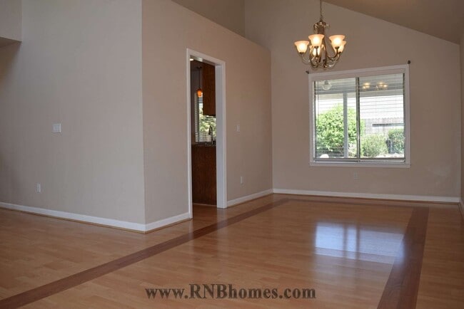 Photo - 1024 McRae Way