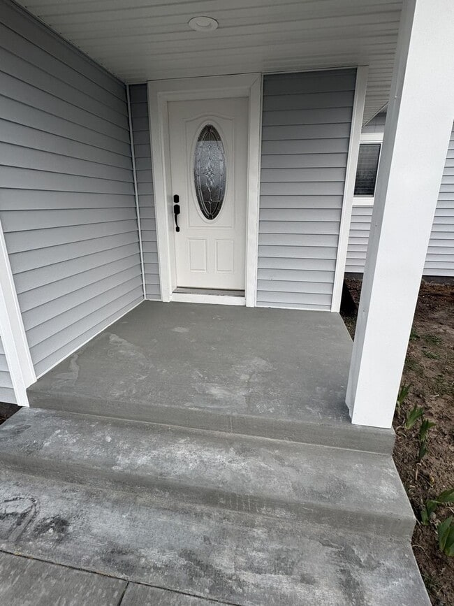 Photo - Completely Remodeled 4 Bed, 2 Bath Country Home – 1.5 Acres – Horse & Livestock Friendly!