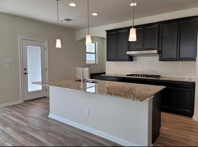 Photo - 105 Isabella Wy