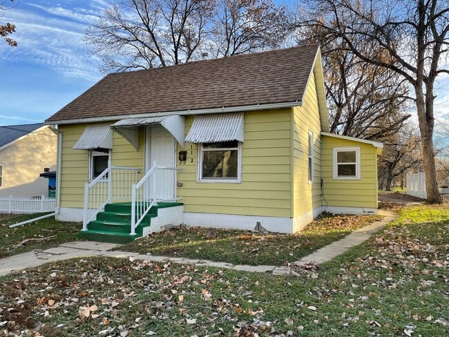 Building Photo - Quaint 3 Bedroom in NW Minot Rental