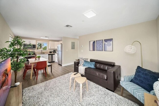 Photo - 2311 Scott St Unit 4