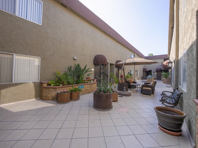 Building Photo - 21320 Parthenia St Unit 109 Rental