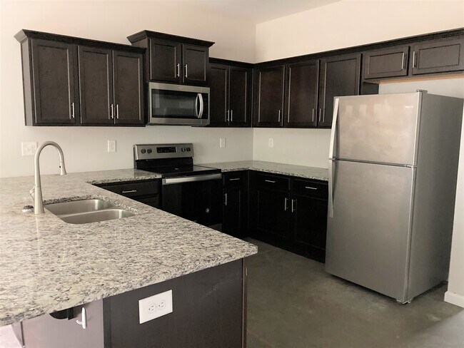 Photo - 767 Monroe St