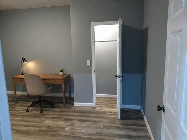 1471 Cliffview Ter Unit B