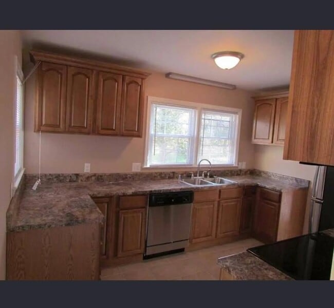 Photo - 104 Windsor Dr