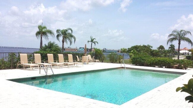 Photo - 1601 Park Beach Cir Unit 113