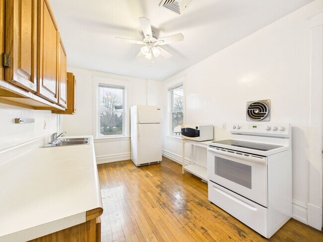 Photo - 2449 N 2nd St Unit Floor 2