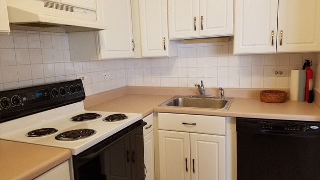 Building Photo - 420 W Aldine Ave Unit 326