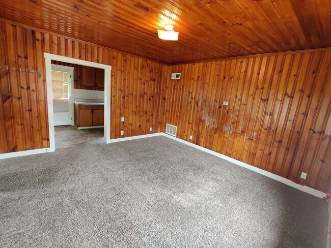 Photo - 402 E Walnut St