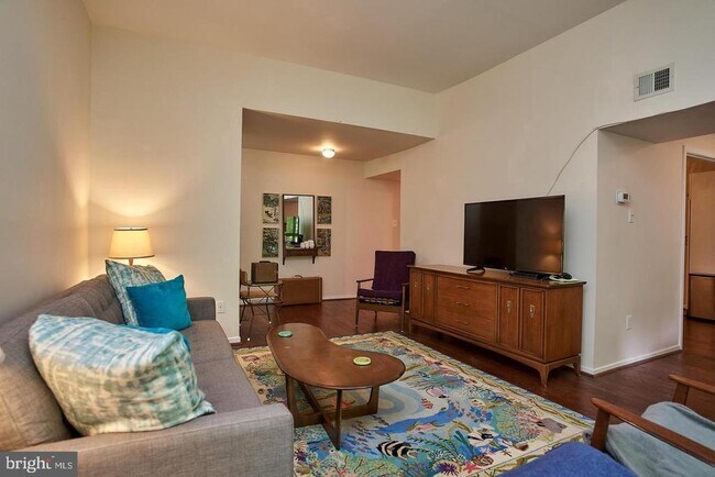 1650 Parkcrest Cir Unit 300