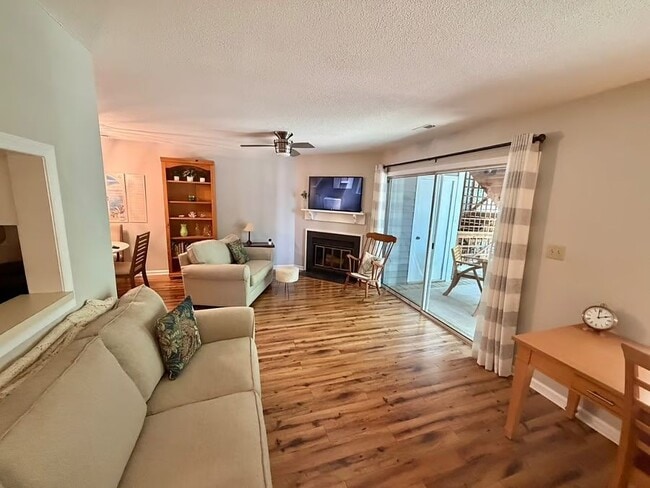 Photo - 4100 Sedgewood Dr Unit 203