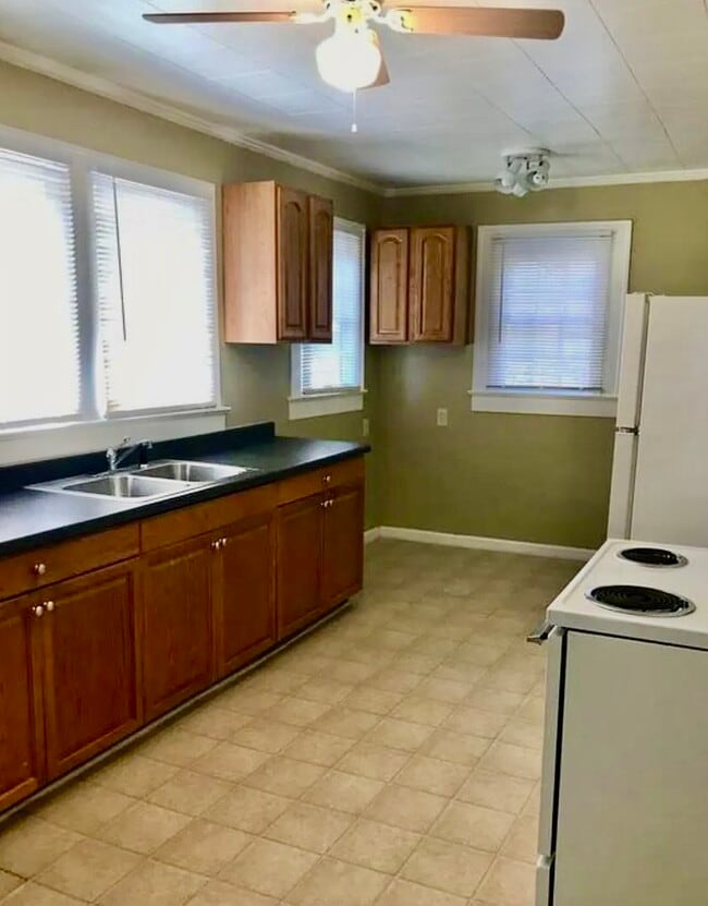 Photo - 109 Brooks St