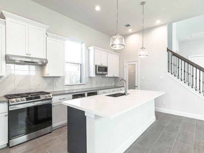 Photo - 2718 Grand Fountains Dr