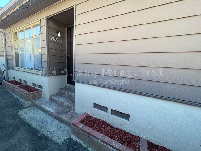 Photo - 10222 McClemont Ave
