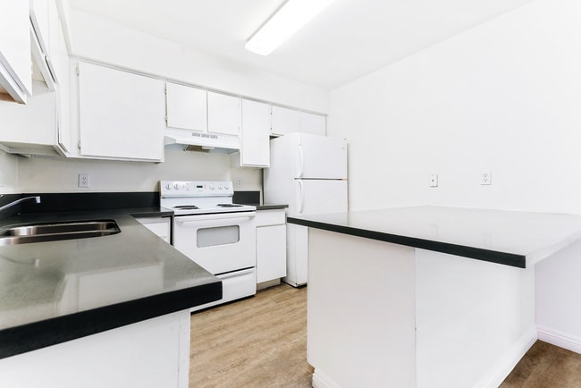 Building Photo - Rancho Alvarado Rental