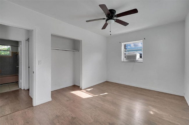 Photo - 2403 SW 8th St