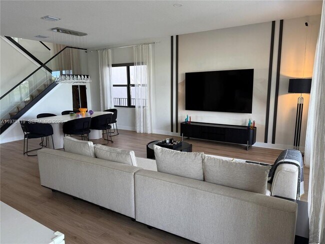 Photo - 17507 SW 43rd St