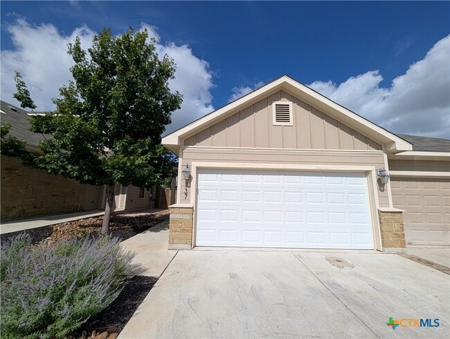 Photo - 737 Milestone Pk
