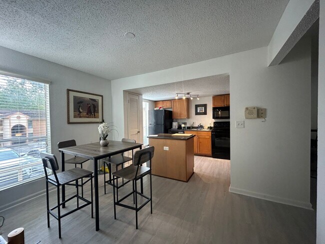 Photo - Newly Updated & Stylishly Furnished Room f...