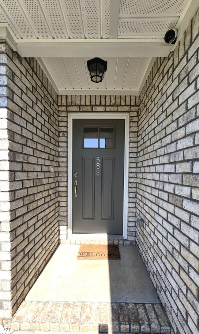 Photo - 588 Brushwood Dr