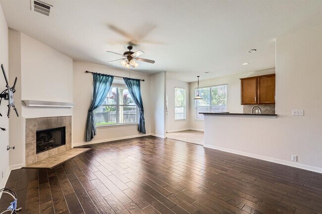 Photo - 3423 Shiraz Loop