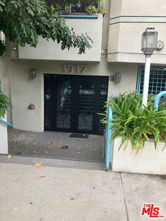 Photo - 1917 Glendon Ave Unit 302