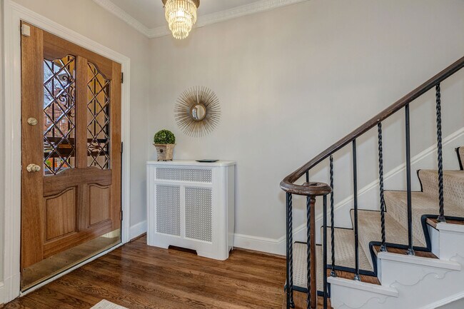 Photo - 2911 28th St NW