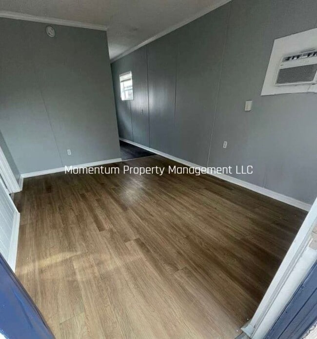 Building Photo - Cozy One Bedroom- Apply Today- FOR FREE! Unit 1/2