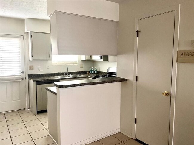 Photo - 464 Prince of Wales