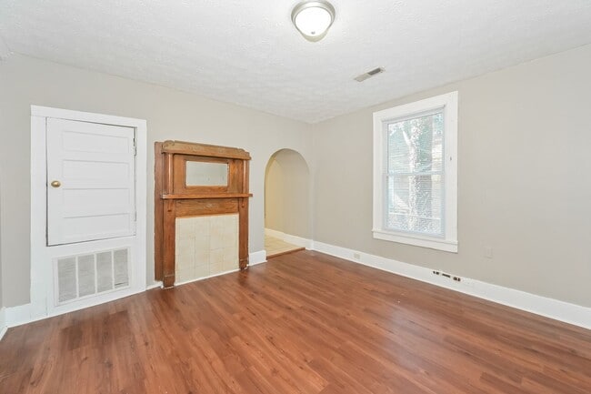 Photo - 515 Ben Hur Ave