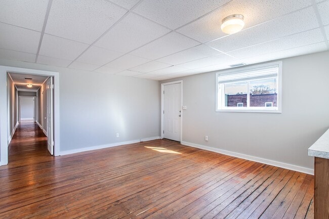 Building Photo - Downtown Apartment