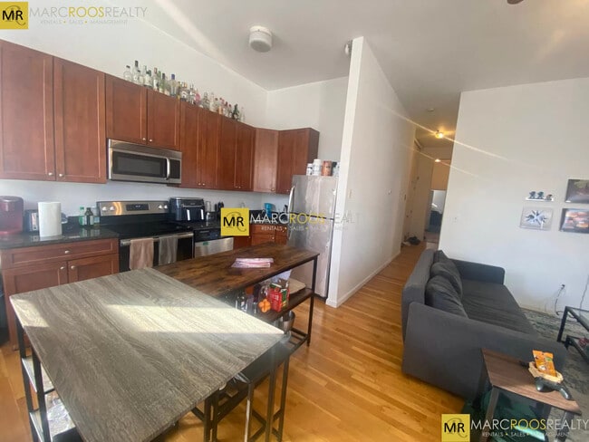 Photo - 142 Northampton St Unit 1