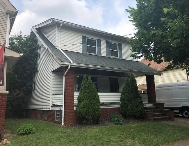 Building Photo - 3914 Cypress Ave