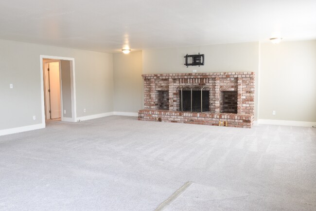 Photo - 155 W Cherry Creek Rd