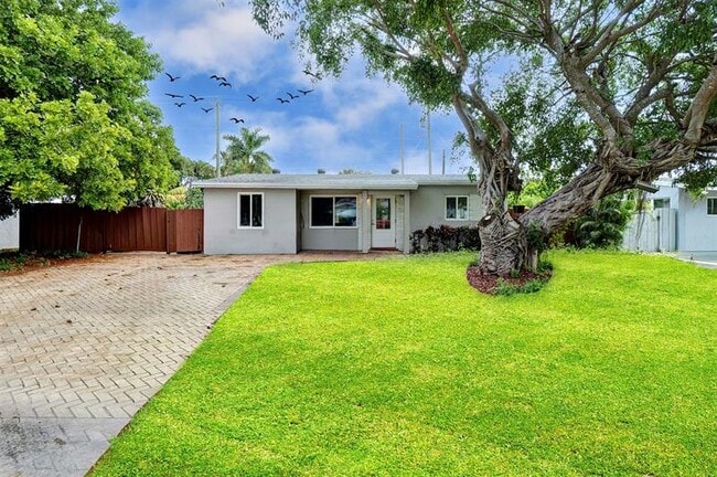 Photo - 1415 NE 25th St