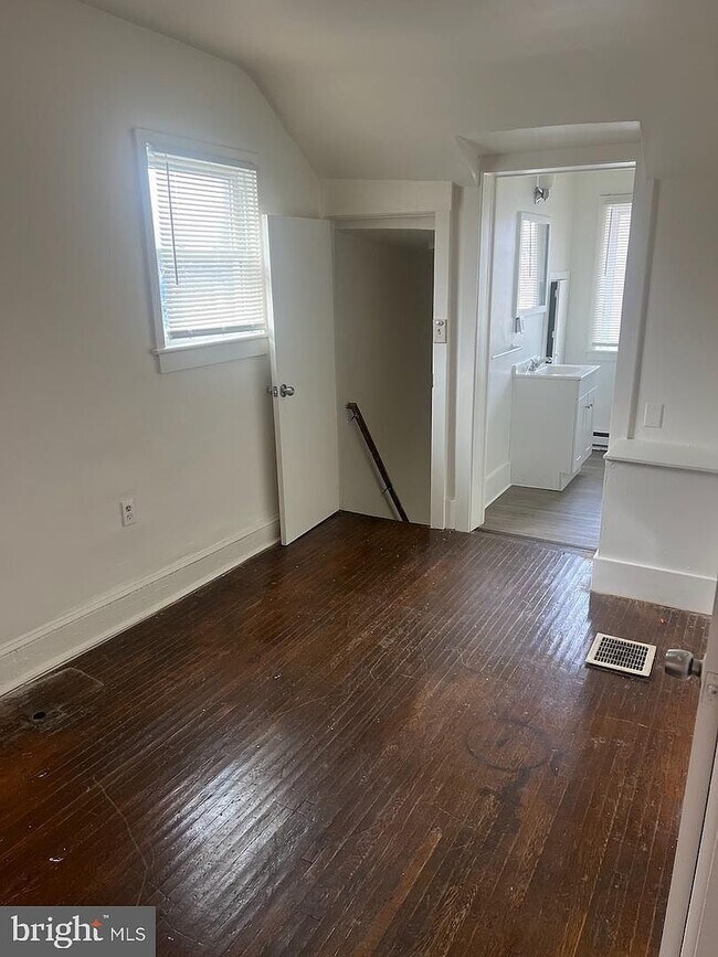 Photo - 38 Conestoga St