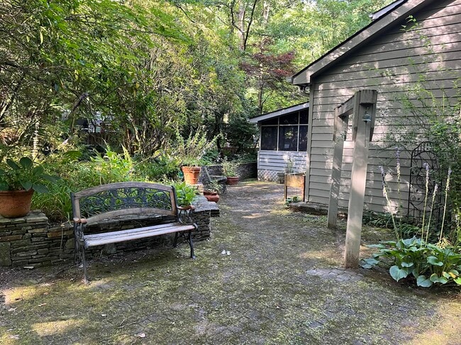 Photo - 487 Riverwood Dr