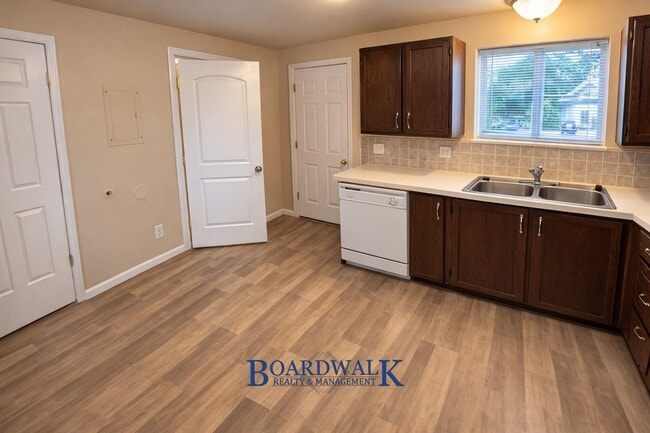 Photo - 661/663 N 980 W Unidad 663 N 980 W