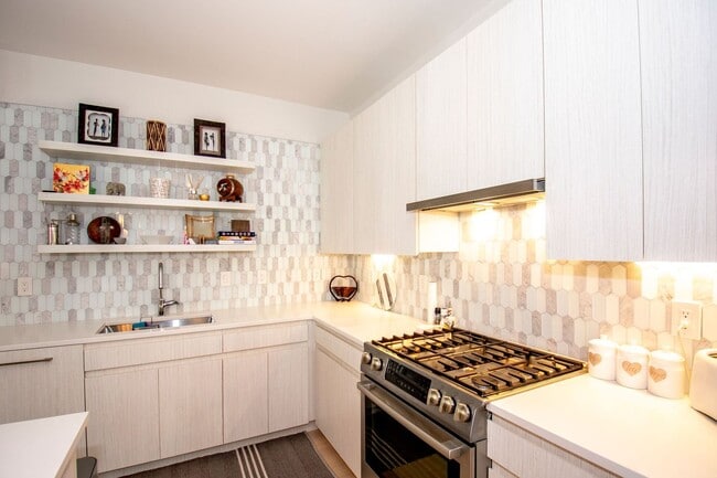 Photo - 45 W 3rd St Unit 323