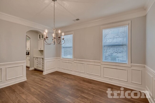 Photo - 428 Castlebury Ct