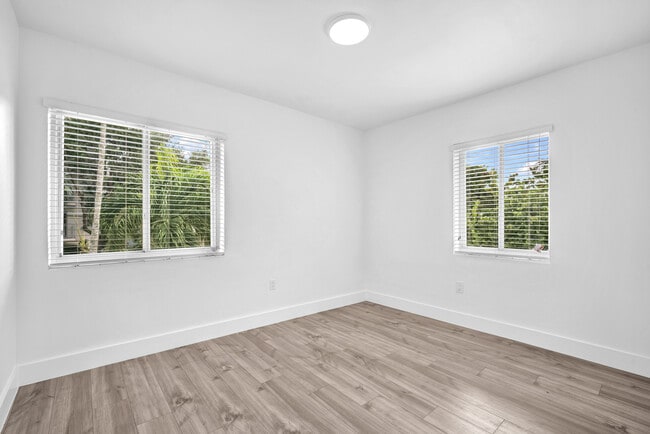 Building Photo - 1801 SW 5th St Unit #1