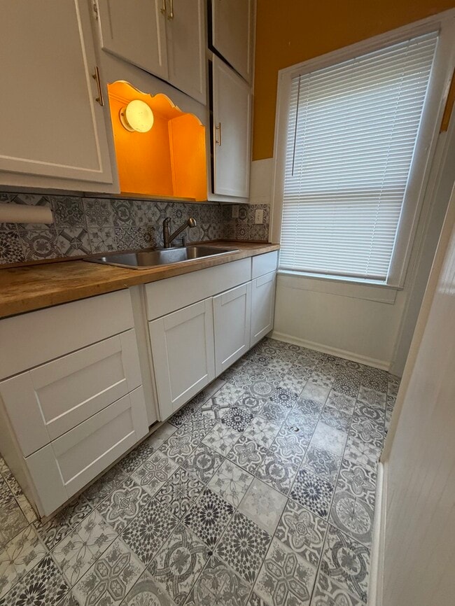 Photo - 3 Bedroom Near Irvington-Emerson Heights
