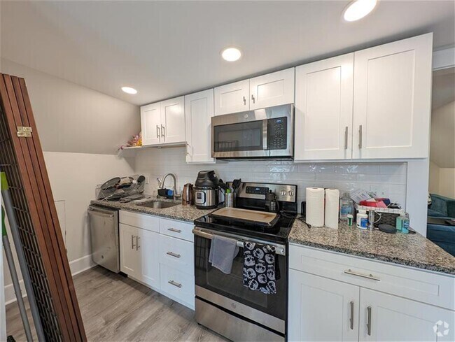 Building Photo - 489 Main St Unit 3 Rental