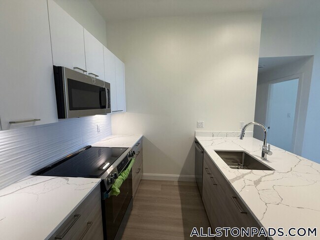 Photo - 1079 Commonwealth Ave Unidad 233