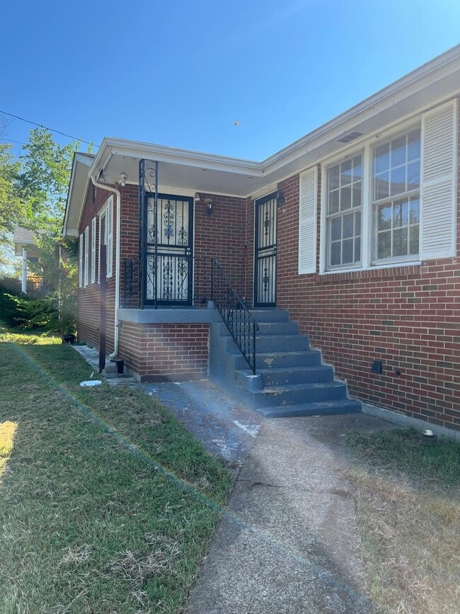 Building Photo - 6533 Thunderbird Dr Unit A