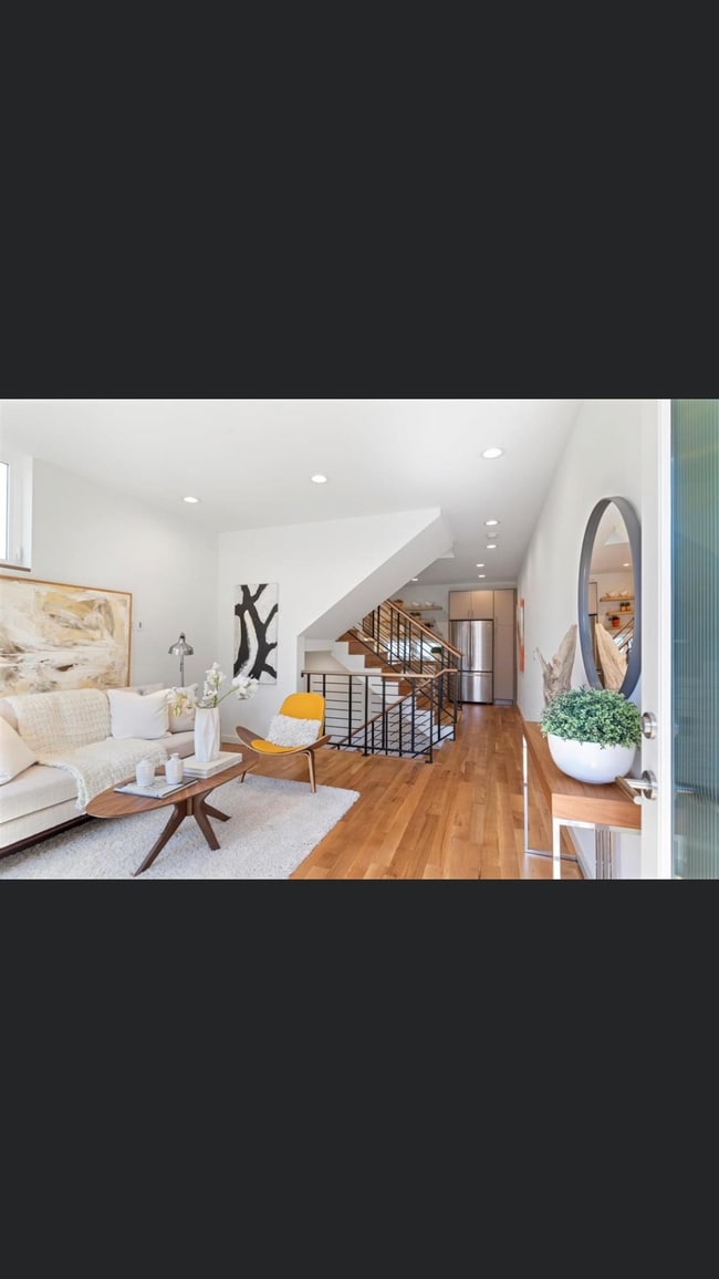 Building Photo - 3306 W Government Way